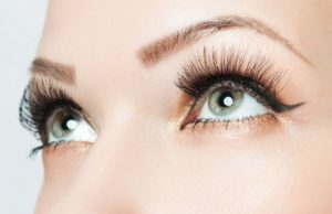 Tips To Make Eyes Beautiful, Shiny and Glowing